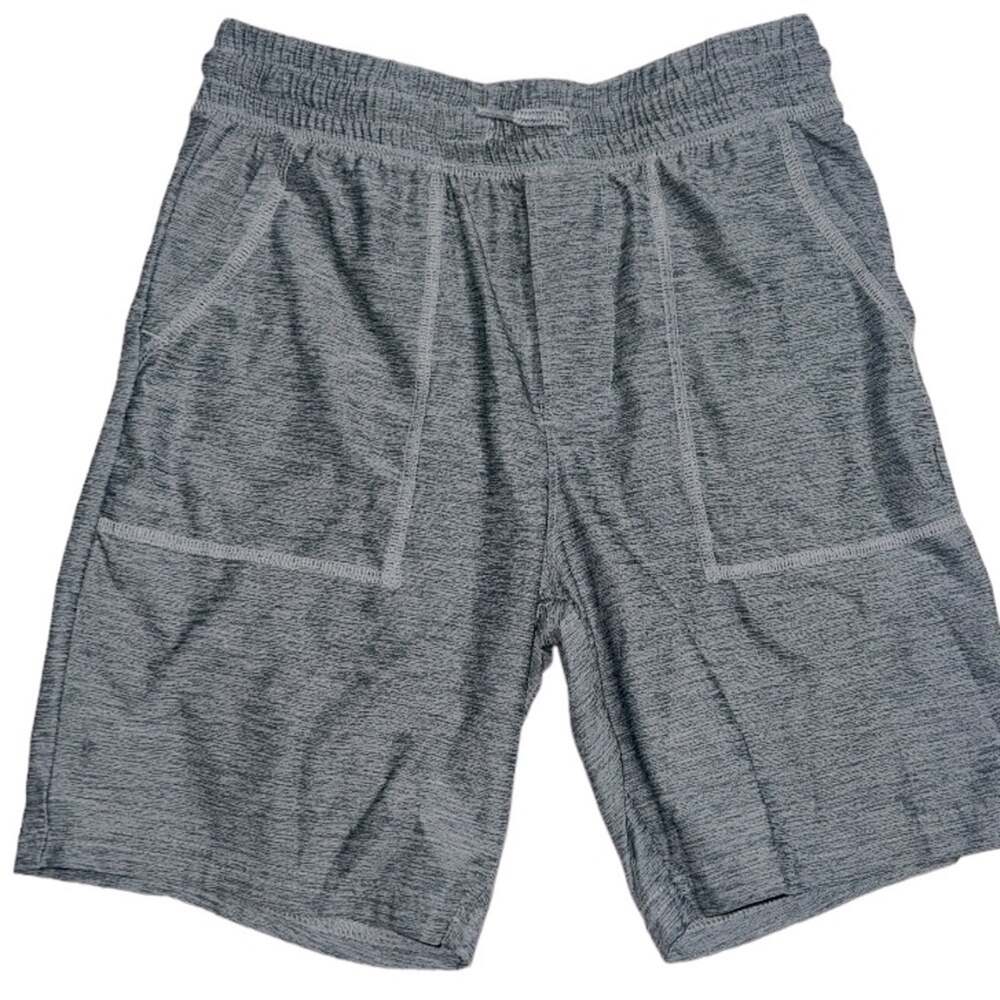 Oshkosh B’gosh soft gray pull on shorts - Size 7